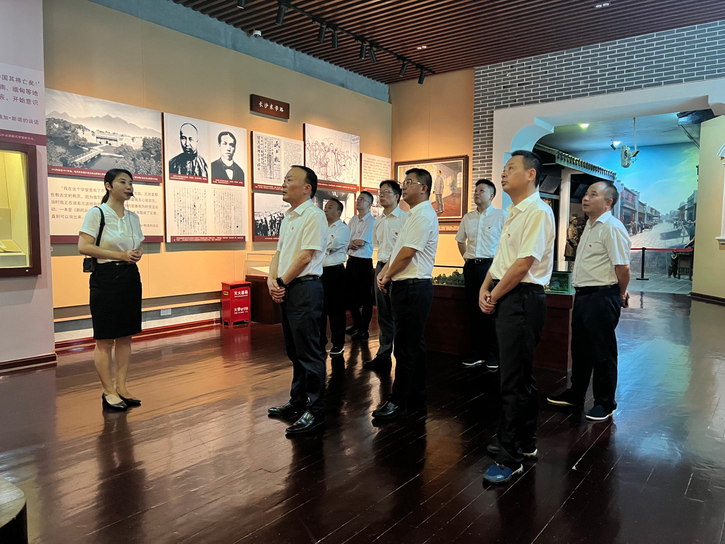 公司黨委理論學(xué)習(xí)中心組開展第7次集體學(xué)習(xí)暨“不忘初心、牢記使命”主題黨日活動